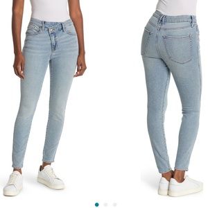 Good American Slanted Fly Faded Skinny Jeans NWOT